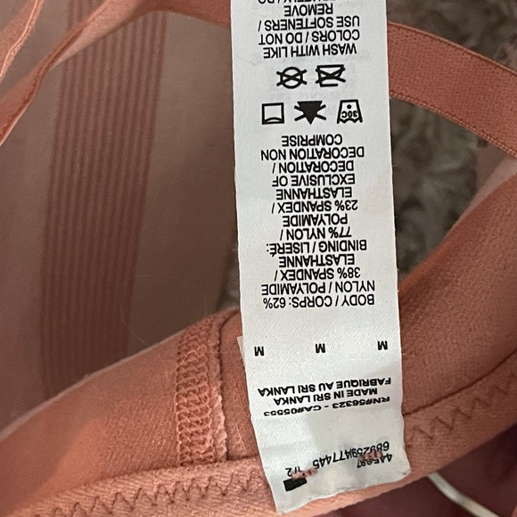 Nike sports bra - Picture 3 of 3